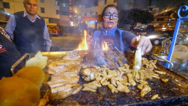 10 Piatti Peruviani da Provare Assolutamente: Cosa Mangiare in Perù
